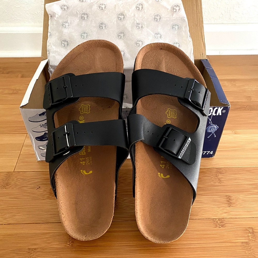 Birkenstock Arizona in Black EU sz41 - NEW IN BOX